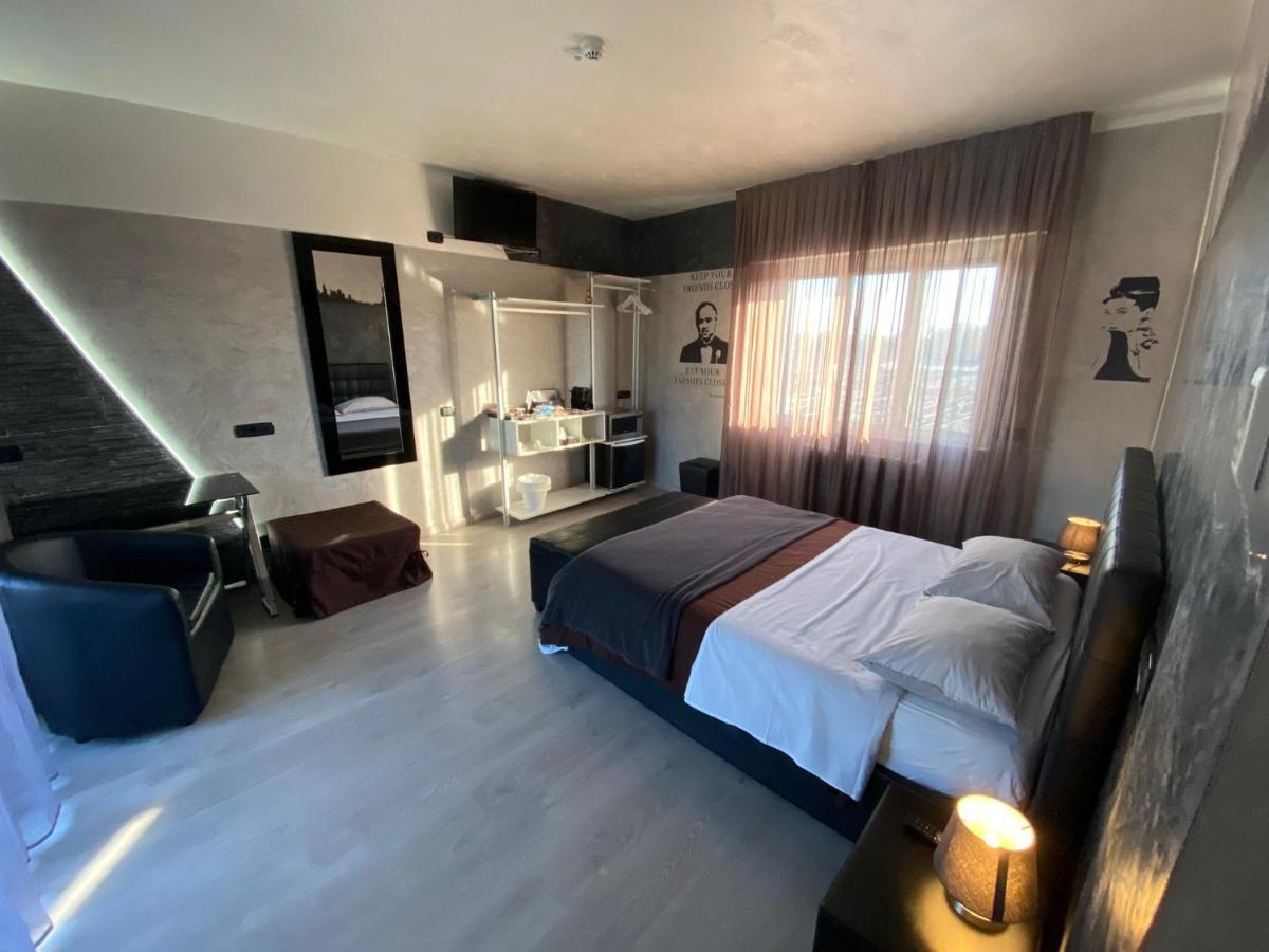 B2In Suite & Office Capriate San Gervasio Buitenkant foto