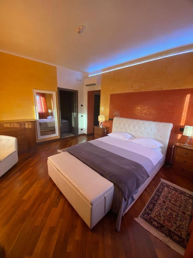 B2In Suite & Office Capriate San Gervasio Buitenkant foto
